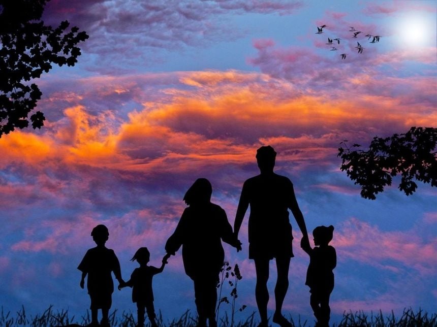 découvrez les liens précieux de la famille, un univers d'amour, de soutien et de partage. explorez des idées pour renforcer les relations familiales et créer des souvenirs inoubliables ensemble.