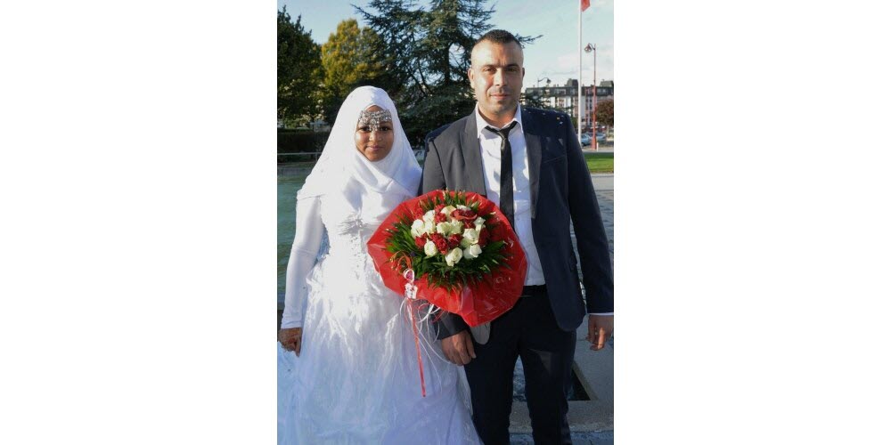 découvrez l'importance et la signification de la fatiha lors d'un mariage, un moment sacré qui unit les cœurs et bénit l'union des époux. plongez dans les traditions et les rituels essentiels qui entourent cette prière dans le cadre d'une célébration nuptiale.