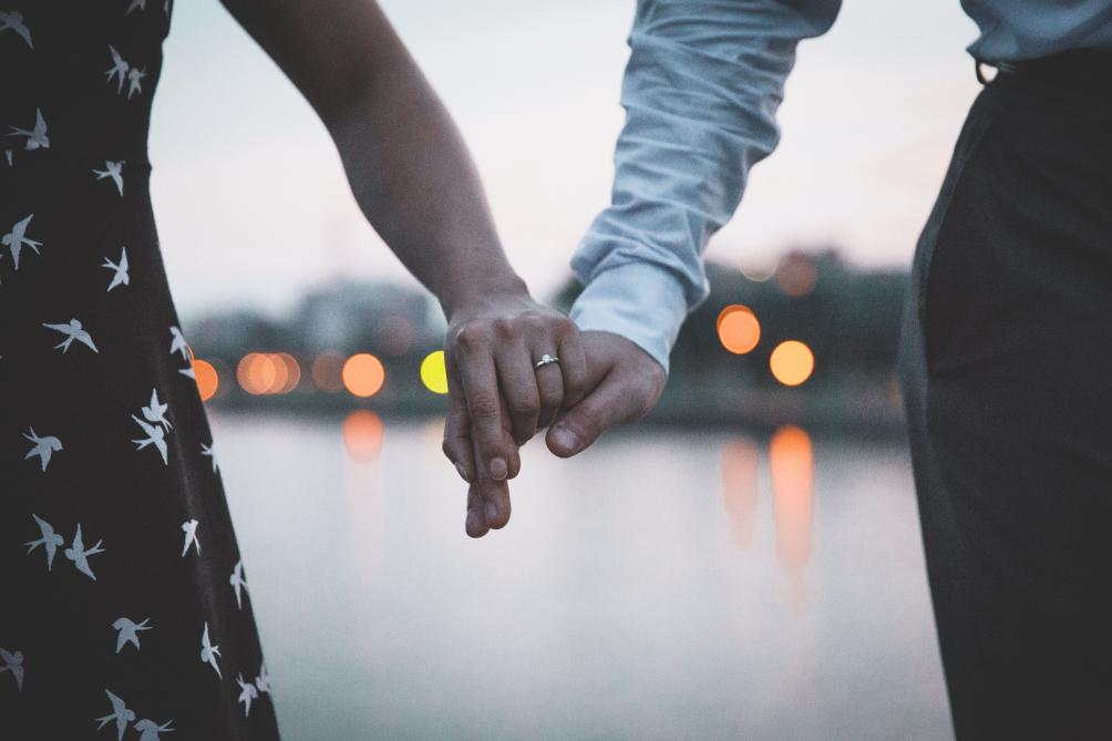 découvrez les limites des fiançailles : une exploration des engagements, des attentes et des défis qui encadrent cette étape cruciale dans la vie d'un couple. apprenez comment naviguer les tensions et construire une relation solide avant le mariage.
