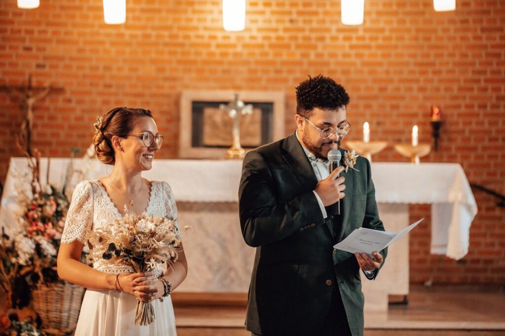 découvrez nos conseils et idées pour un mariage sans prière, une cérémonie laïque qui célèbre l'amour et l'engagement sans les rituels religieux. explorez des alternatives créatives pour personnaliser votre grand jour et faire de cet événement un moment inoubliable.