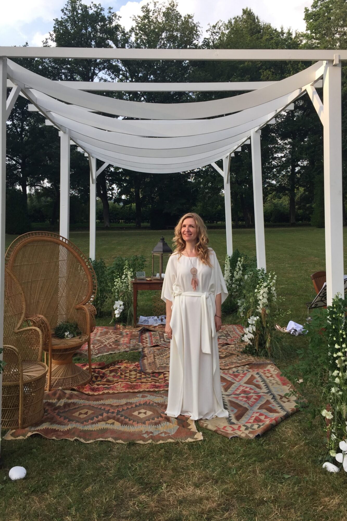 découvrez l'harmonie entre spiritualité et culture à travers le mariage spirituel et culturel. explorez les traditions, rituels et significations qui unissent les âmes, créant une célébration inoubliable où l'amour transcende les frontières culturelles. plongez dans un univers riche où chaque moment raconte une histoire.