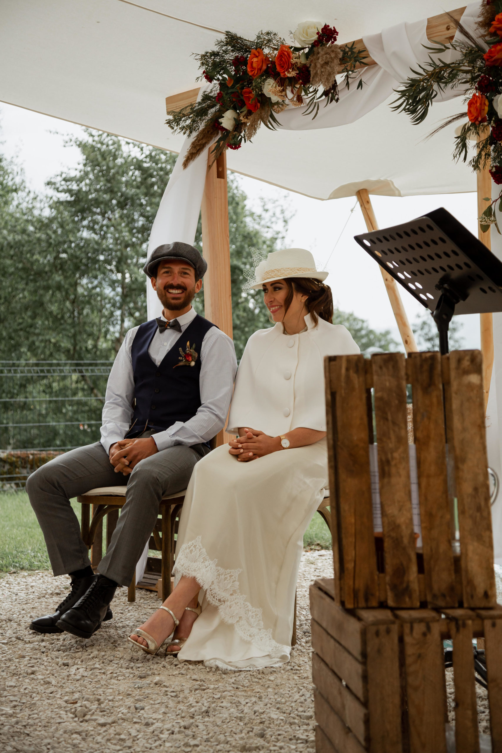 découvrez nos officiants de mariage religieux, spécialisés dans la célébration de cérémonies authentiques et mémorables. offrez à votre union un cadre spirituel et touchant, avec des rituels personnalisés qui respecteront vos croyances et traditions. faites de votre journée spéciale un moment inoubliable.