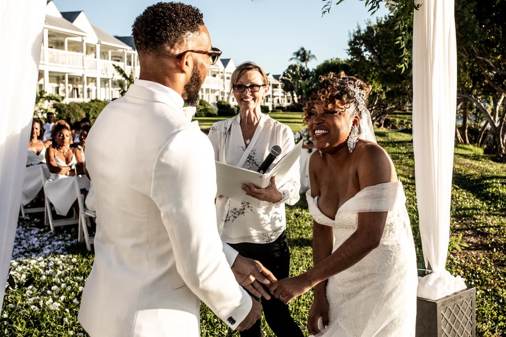découvrez nos officiants de mariage religieux qui sauront rendre votre cérémonie unique et mémorable. bénéficiez d'un accompagnement personnalisé pour célébrer votre amour dans le respect des traditions et des valeurs spirituelles. faites de votre jour j un moment inoubliable !