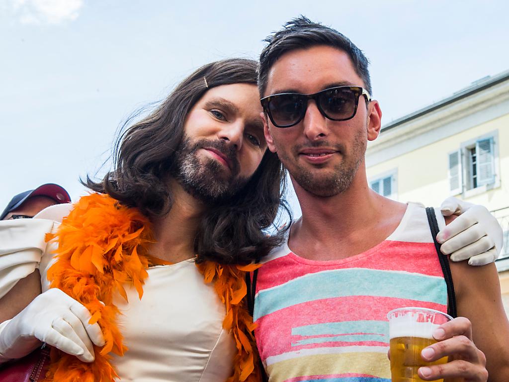 découvrez comment les amitiés intersexes évoluent après le mariage, explorant les dynamiques de soutien, de compréhension et d'amour entre amis au sein de ce parcours unique et enrichissant.