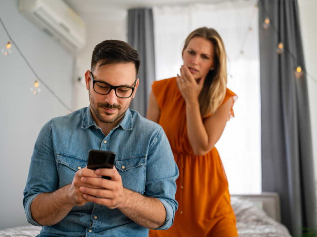 découvrez comment la jalousie peut impacter la vie en communauté et trouvez des conseils pour mieux vivre ensemble en gérant ce sentiment souvent mal compris.