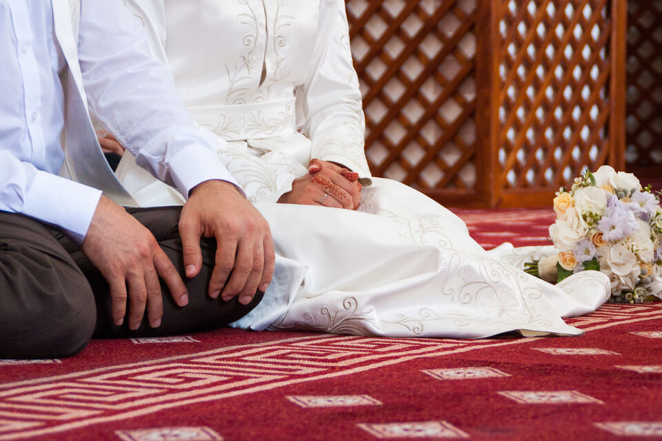 découvrez les aspects culturels, religieux et sociaux de la vie de couple musulman : conseils, traditions et valeurs pour une relation harmonieuse et respectueuse.